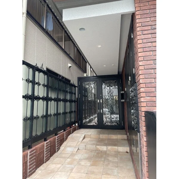 横浜市神奈川区平川町 エントランス