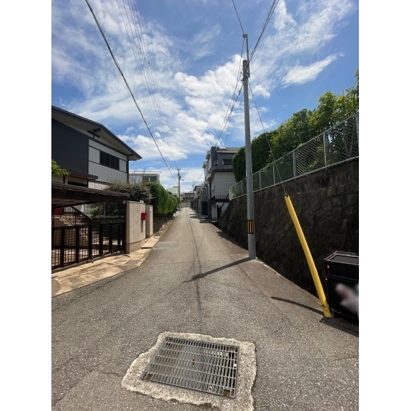 宝塚市南口１丁目 東側道路