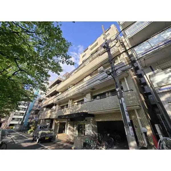 グローイン新宿御苑 外観