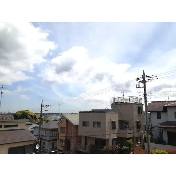 ヴィルヌーブ戸塚 遮るものの少ない、開放的な眺望が魅力。※バルコニーからの眺望。