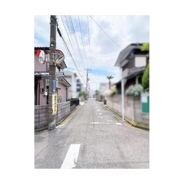 西東京市芝久保町3丁目 現地前道路(西側)
