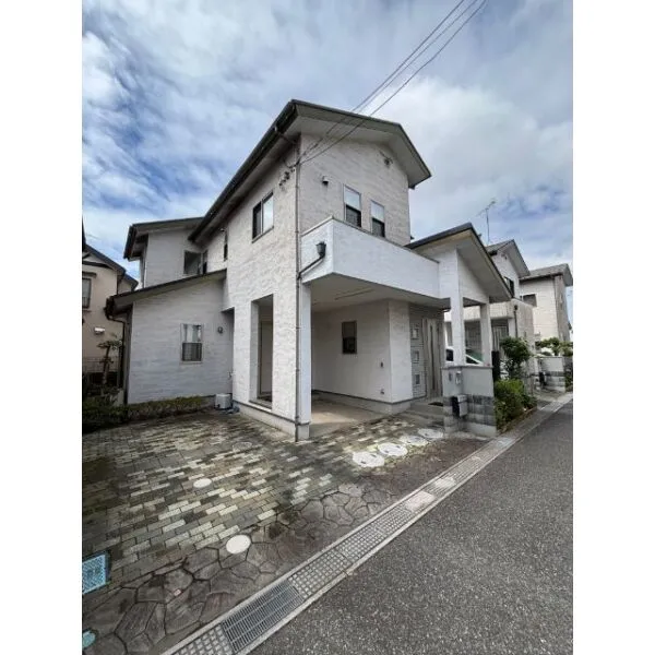 八千代市大和田新田 白を基調としたスタイリッシュで上質なデザインです。