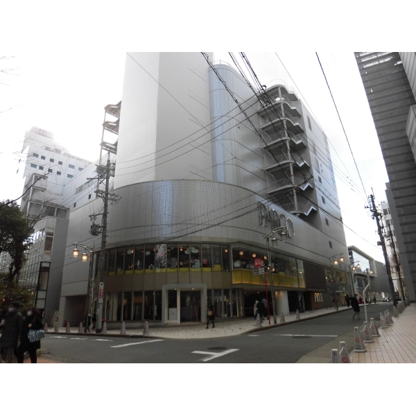 オープンレジデンシア栄ＴＨＥ　ＣＯＵＲＴ 名古屋PARCO（ショッピングセンター）まで約380m（徒歩5分）