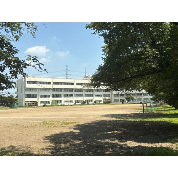 狭山市大字北入曽 狭山市立山王小学校（小学校）まで約1500m（徒歩19分）