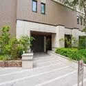 プレミスト浦和仲町 アプローチ
