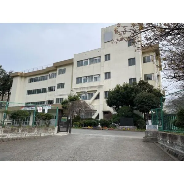 海老名市国分北２丁目 海老名市立海老名中学校（中学校）まで約1300m（徒歩17分）