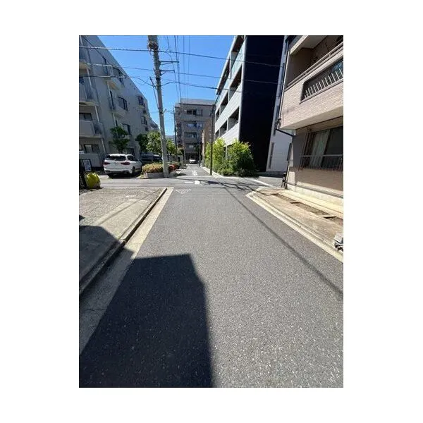 武蔵野市西久保２丁目 南西側前面道路