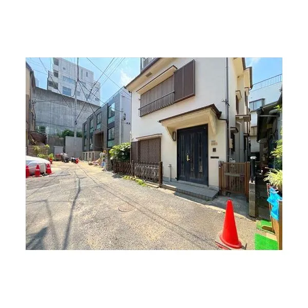 渋谷区恵比寿4丁目 前面道路(2026年7月撮影)