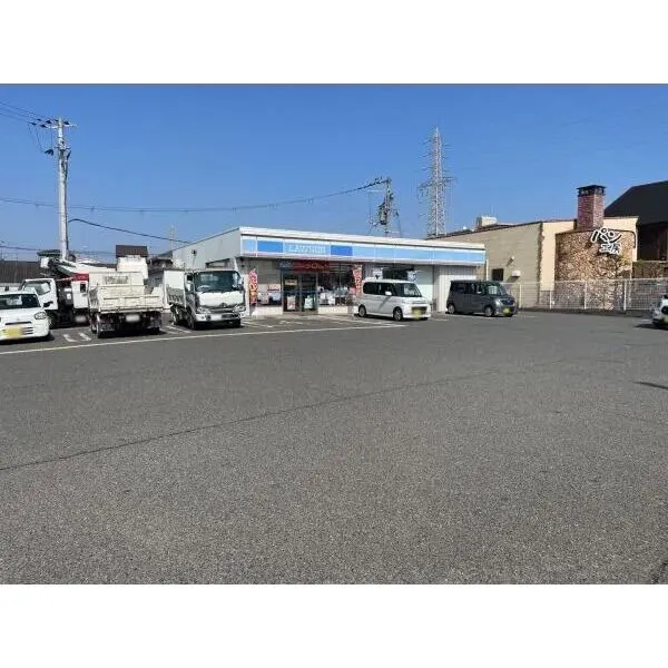 南海グリーンコート泉北深井 ローソン堺堀上町店(コンビニ)まで約300m(徒歩4分)