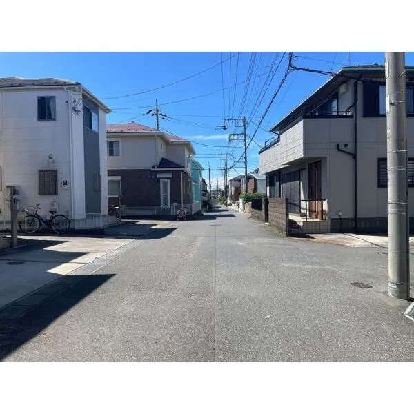 柏市永楽台２丁目 北西側約5.0ｍ公道(物件から西側に続く道路)