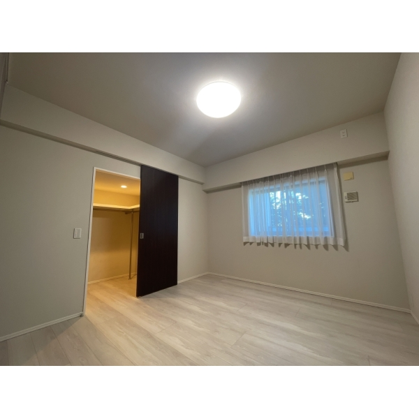 ウエリス浦和美園サウステラス 7畳。家具・調度品は価格に含まれません。