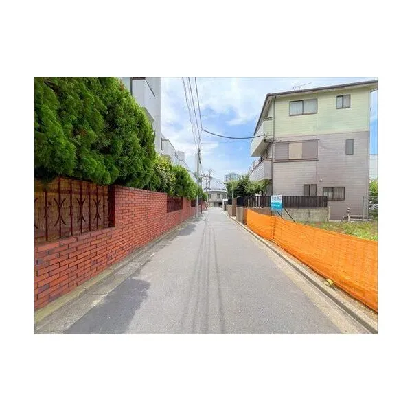 渋谷区元代々木町 前面道路（２０２６年７月撮影）