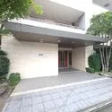 プラウド石神井公園 植栽豊かなエントランス