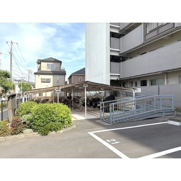 二俣川住宅 バイク置き場・駐輪場がございます。
