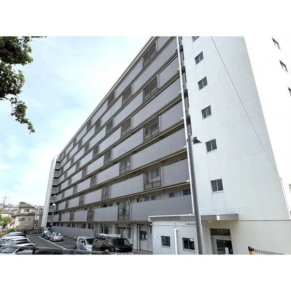 二俣川住宅 小学校徒歩10分・公園徒歩6分と子育て環境良好!