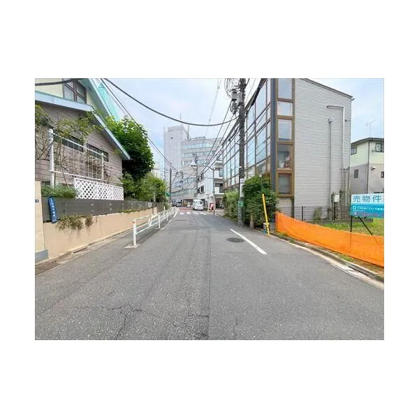 渋谷区元代々木町 前面道路（２０２６年７月撮影）