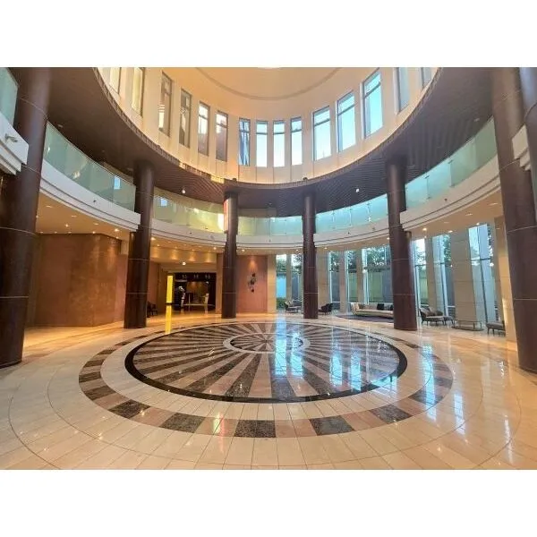 ＴＨＥ　ＴＯＷＥＲＳ　ＤＡＩＢＡ　ＥＡＳＴ 天井高約15ｍのティアラホール