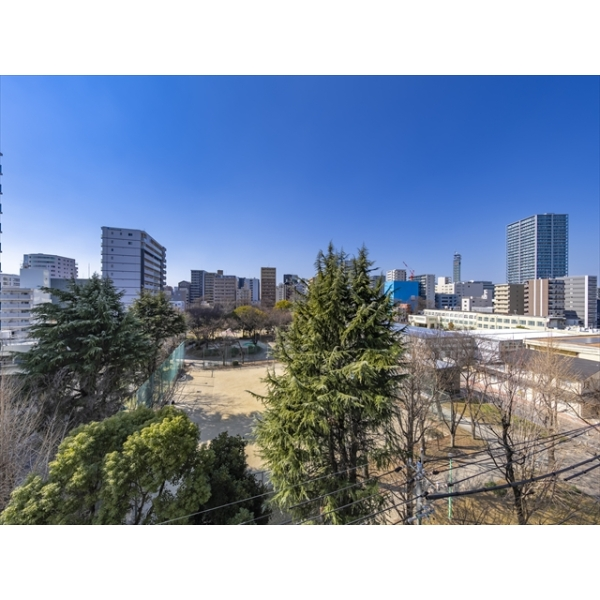 ダイアパレス金山フォレストフロント 目の前が公園です