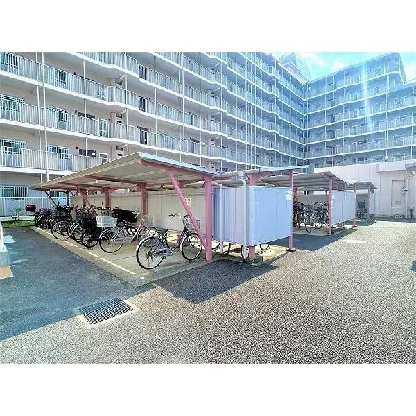 府中スカイハイツ 敷地内駐輪場