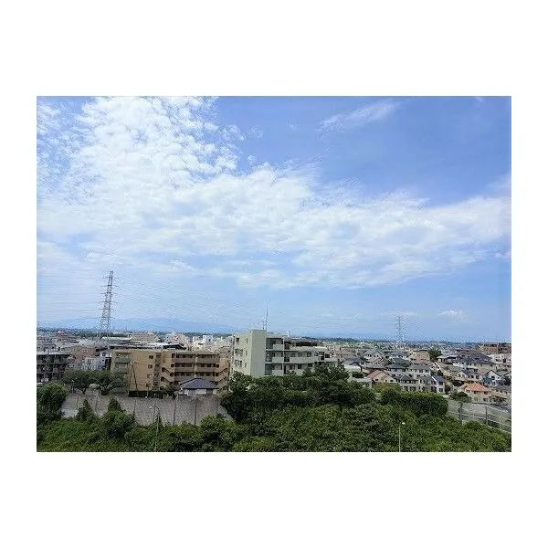 クレッセントたまプラーザII 前面には高い建物がなく、開放感のある眺望が広がります