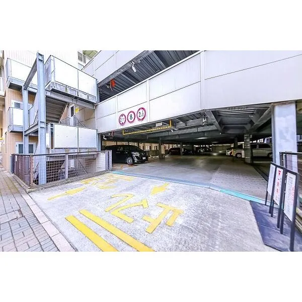 ラヴィラ府中多摩川 自走式駐車場・機械式駐車場が敷地内にございます