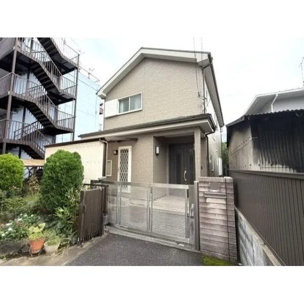 蕨市中央4丁目 木造2階建、1999年10月築