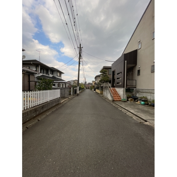 八王子市絹ケ丘２丁目 前面道路