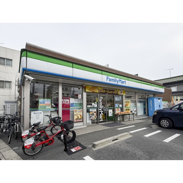 名古屋市昭和区伊勝町1丁目 ファミリーマート千種代本通四丁目店(コンビニ)まで約610m(徒歩8分)