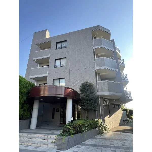 ライネスハイム国立 外観