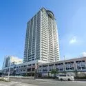 ヨコハマ・シーナリータワー 現地外観／2004年9月築、総戸数308戸の免震構造タワーレジデンス