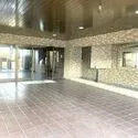 ライオンズマンション西与野 居宅へ誘うエントランスアプローチ