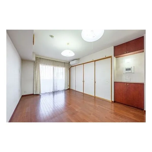 日神パレステージ磯子の森5番館 使い勝手を考えた開放感のある約14.1帖のLDK