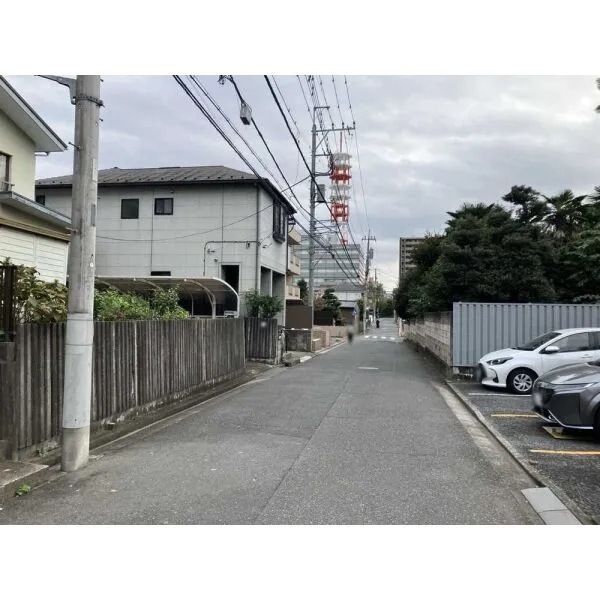 さいたま市浦和区常盤９丁目 前面道路(撮影年月：2026年10月)