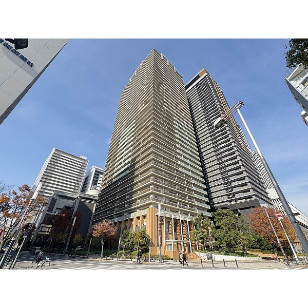 ローレルタワー難波 外観