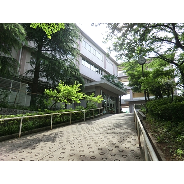 川崎市麻生区高石４丁目 川崎市立西生田中学校（中学校）まで約900m（徒歩12分）
