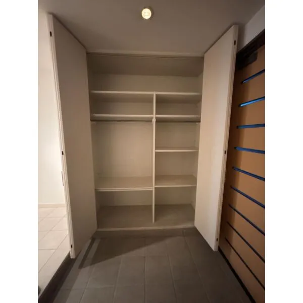 港区南青山3丁目 玄関収納