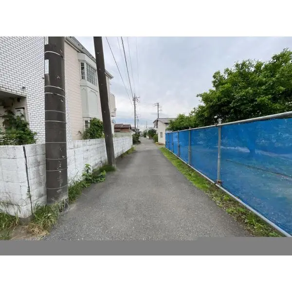 厚木市愛甲東３丁目 北西側前面道路 幅員約3.6ｍ