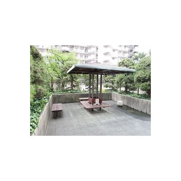 グリーンパーク鳩ヶ谷A棟 中庭