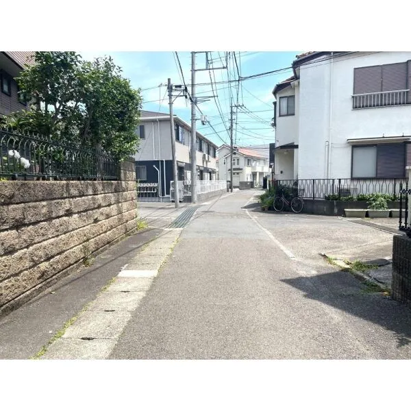 川崎市多摩区菅北浦3丁目 南側道路