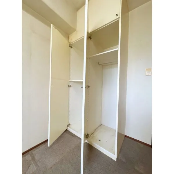 モアクレスト玉川学園2番館 北東側洋室収納