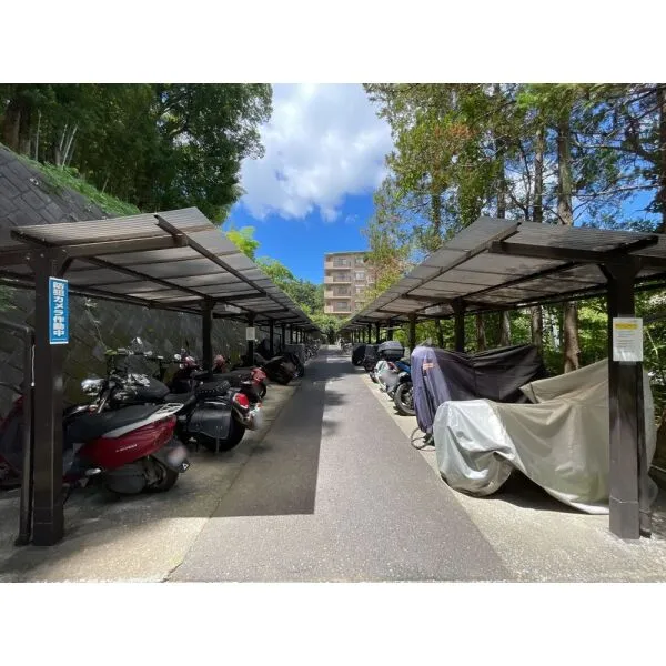 モアクレスト玉川学園2番館 バイク置場