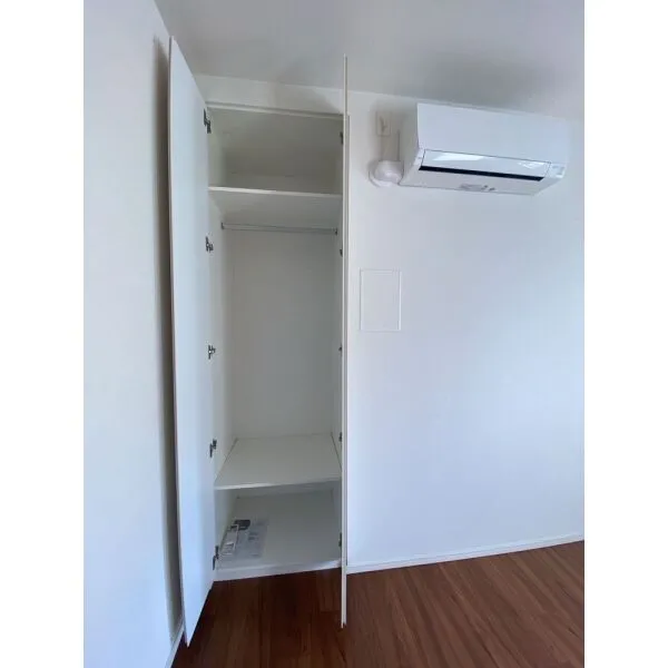 ヴィークコートセンター北 北西側洋室収納