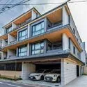 クレヴィア御所西 地下鉄烏丸線「今出川」駅まで徒歩10分。総戸数18戸、地上5階建てマンションの3階部分です。
