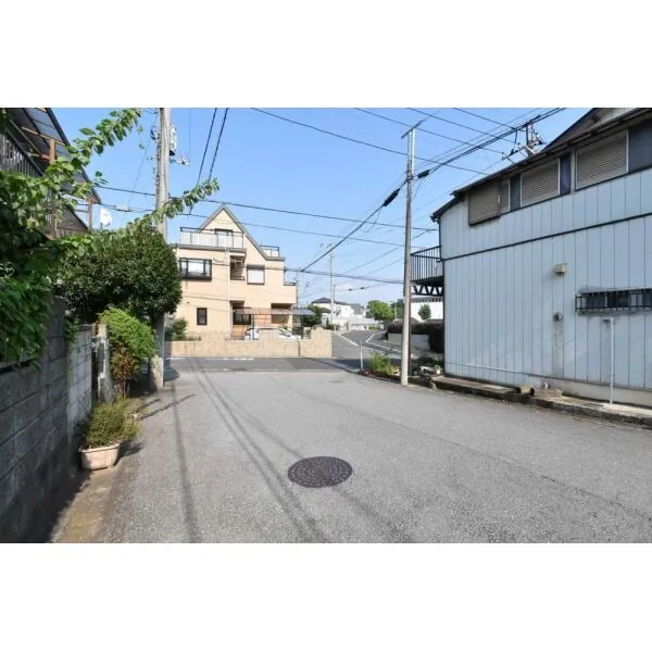 千葉市稲毛区小仲台9丁目 前面道路