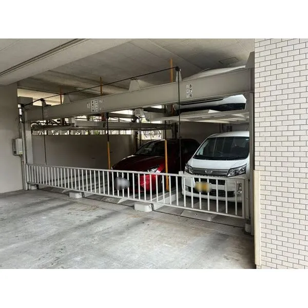 第一ハイツ稲毛 駐車場