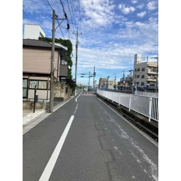 川口市上青木西３丁目 前面道路(撮影年月：2026年09月)
