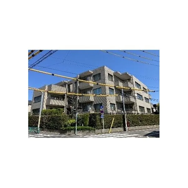 ライオンズマンション荻窪グランフォート 2001年5月築。第一種低層住居専用地域内の低層マンション