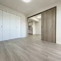 メイプルパークスクエア東壱番街 リビングに隣接したクローゼット収納のある約6.0帖のお部屋です♪