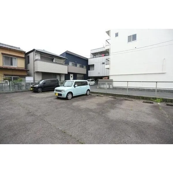 名古屋市東区黒門町 建ぺい率60%、容積率200%です。建築可能な建物のボリュームなど、お気軽にお問い合わせください。