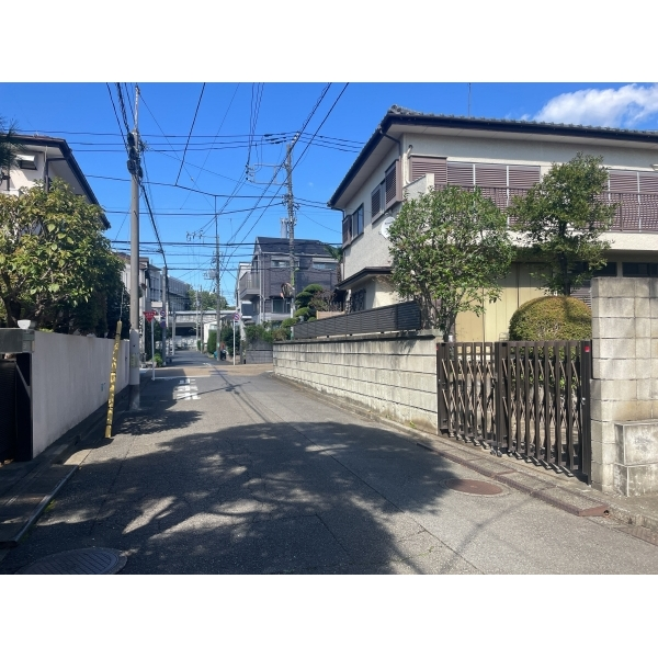世田谷区砧８丁目 西側道路